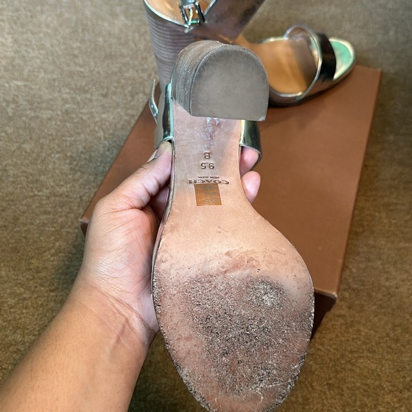 coach lexey mirror metallic sandals - Picture 4 of 8